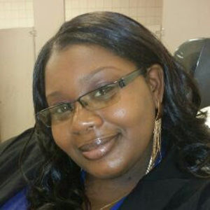 Meet your Posher, Dee dee